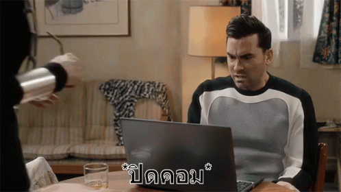 laptop turns off when closed