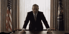 Frank Underwood House Of Cards GIF - Frank Underwood House Of Cards Knock GIFs