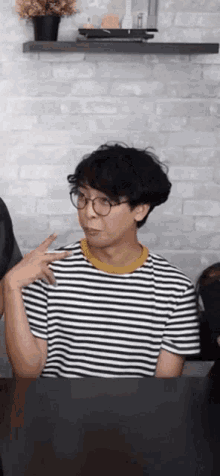 peace sign out homie gmineo peace sign out homie gmineo