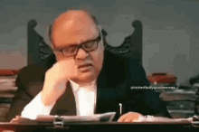 Jolly Llb Frustrated Judge GIF - Jolly Llb Frustrated Judge Saurabh Shukla GIFs
