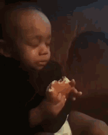 Baby Crying And Eater Burger Baby Eat GIF - Baby Crying And Eater Burger Burger Eat GIFs