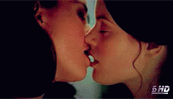 lesbian-kiss.gif