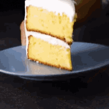 Cake Moist GIF - Cake Moist Nomnom GIFs