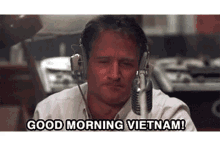 robin williams good morning vietnam announce