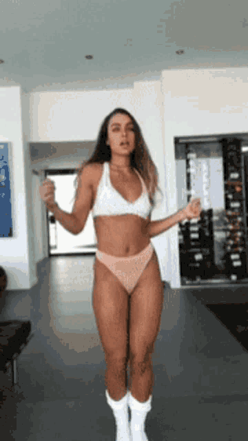 Sommer ray gifs - 🧡 Sommer Ray jiggle on Make a GIF.
