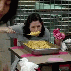 Stress Eating GIF - Mac And Cheese Orange Is The New Black Food - Descubre ...