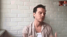Andrew Scott Late Late Show GIF - Andrew Scott Late Late Show Surfing GIFs