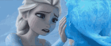 Queen Elsa And Anna Hug GIF - Queen Elsa And Anna Hug Frozen GIFs