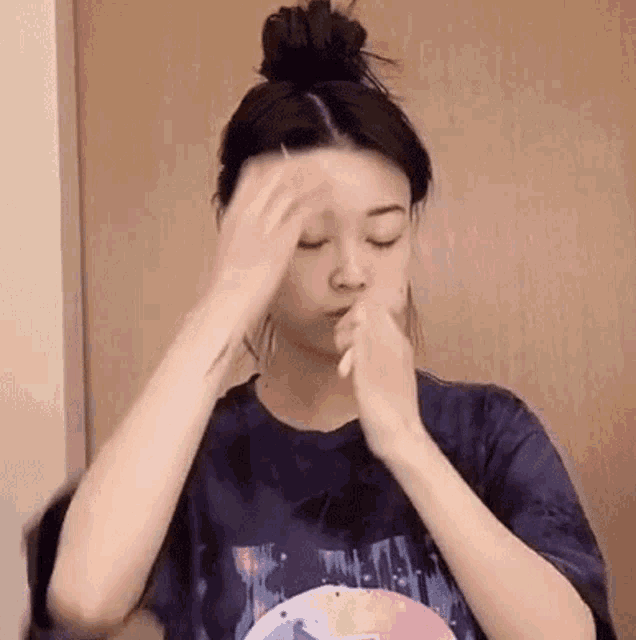 Head Scratch Emily Ghoul GIF Head Scratch Emily Ghoul Emily Mei