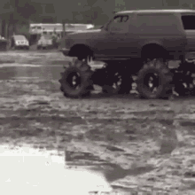 Hmb Monster GIF - Hmb Monster Truck GIFs
