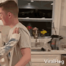 Hugging Viralhog GIF - Hugging Viralhog Emotional Hug GIFs