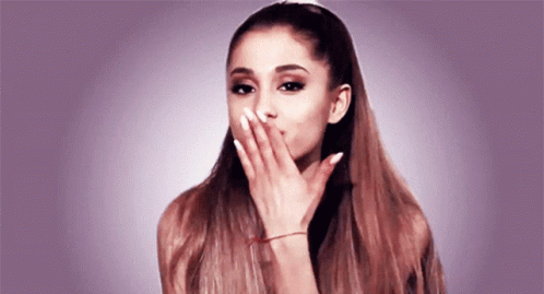 Ariana Queen GIF - Ariana Queen Flying Kiss - Discover & Share GIFs