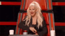 Christina Snapping Fingers GIF - Snaps Christinaaguilera The Voice GIFs