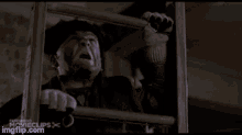 Home Alone2 Sawed Ladder GIF - Home Alone2 Sawed Ladder Funny Movies GIFs