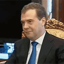 медведев россия смешно не смешно GIF - Medvedev Russia Laughing GIFs