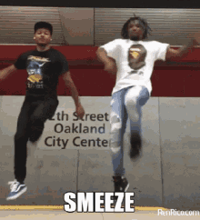 Smeeze Dance GIF - Smeeze Dance Jump GIFs