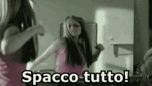 Spacco Tutto Spaccare Rompere Arrabbiata Furiosa Avril Lavigne GIF - Breack Everything Smash Angry GIFs