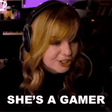 Shes A Gamer Pastaroniravioli GIF - Shes A Gamer Pastaroniravioli Shes Gaming GIFs