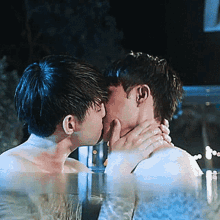Underwater Kiss Boy Couple GIF - Underwater Kiss Boy Couple Swimming Pool GIFs