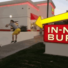Twerk In And Out Burger GIF - Twerk In And Out Burger GIFs