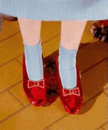 Dorothy Gale Wizard Of Oz GIF - Dorothy Gale Wizard Of Oz Red Shoes GIFs
