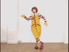 Mcdonalds Ronald Mcdonald GIF - Mcdonalds Ronald Mcdonald Dancing GIFs