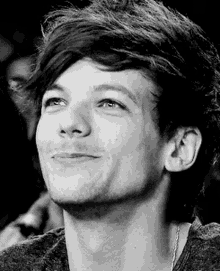 Louis Tomlinson Happy GIF - Louis Tomlinson Happy One Direction GIFs
