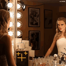 Girl At Home Taylor Swift Swiftie GIF - Girl At Home Taylor Swift Swiftie Red Taylors Version GIFs