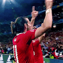 Gareth Bale GIF - Gareth Bale Number One Cheering GIFs