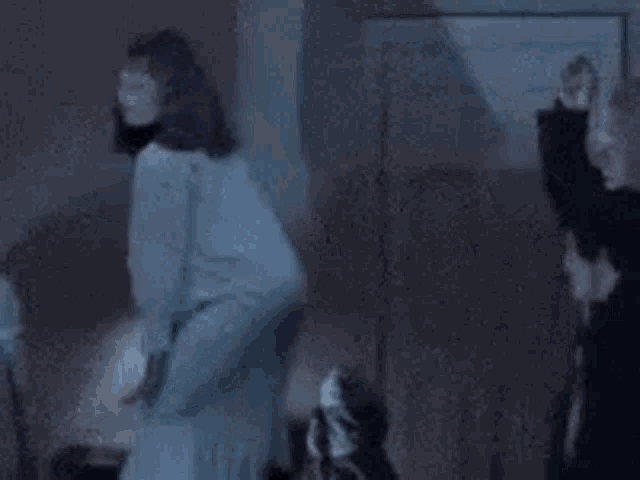 El GIF animado de The Exorcist Exorcism Twerking perfecto para tus conversa...