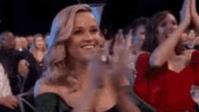 Reese Witherspoon Celebrar GIF - Reese Witherspoon Celebrar Celebrate GIFs