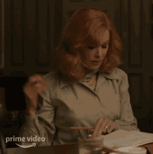 Snapping Fingers Nicole Kidman GIF - Snapping Fingers Nicole Kidman Being The Ricardos GIFs