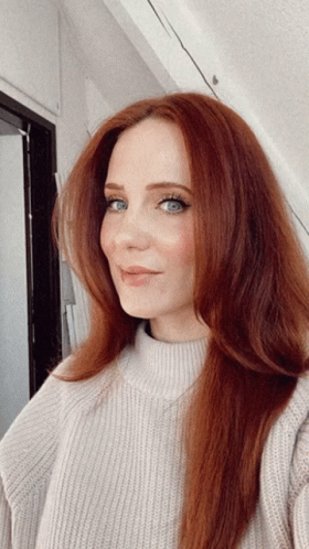 simone-simons-epica.gif