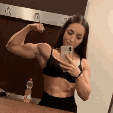 Girl Muscle Girl Biceps GIF - Girl Muscle Girl Biceps Strong Girl GIFs