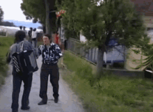 neka peva ova kuca