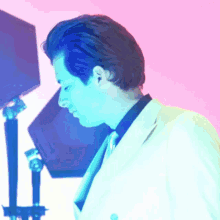 Look At You Mark Ronson GIF - Look At You Mark Ronson How To Be Mark Ronson GIFs