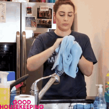 Washing Dishes Lauren Dethomasis GIF - Washing Dishes Lauren Dethomasis Good Housekeeping GIFs