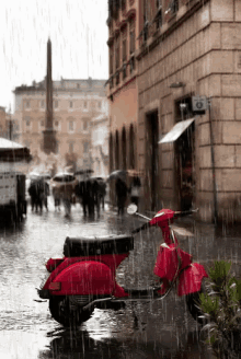 Rainy Italy GIF - Vespa Rain GIFs