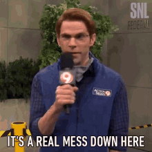 Its A Real Mess Down Here Chris Rock GIF - Its A Real Mess Down Here Chris Rock Big Mess GIFs
