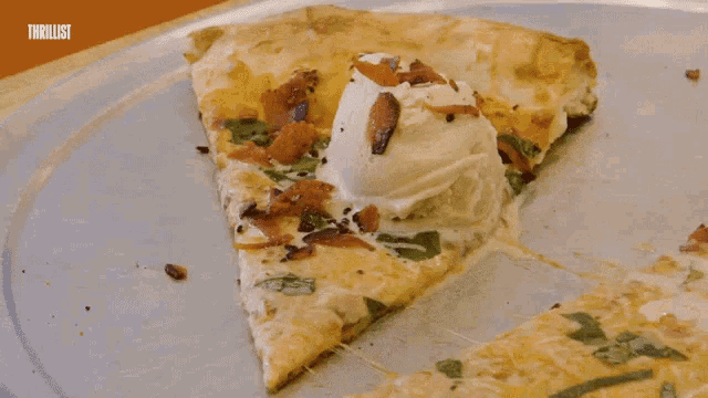 Flat Bread Topped With Ice Cream GIF - Flat Bread Topped With Ice Cream  Just Like Pizza - Discover & Share GIFs