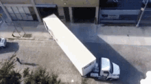 Tight Fit Fed Ex Driver GIF - Tight Fit Tight Squeeze Get It In GIFs