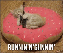 Runningunnin Runnin N Gunnin GIF - Runningunnin Runnin N Gunnin Sniper Kitten GIFs