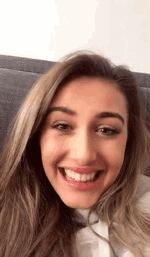 chloe veitch tik tok influencers creative community head shake no chloe veitch tik tok influencers creative community head shake no
