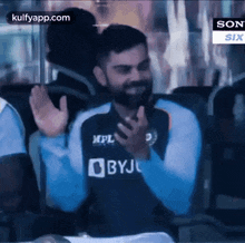 Claps For His Innings.Gif GIF - Claps For His Innings Virat Kohli Cricket GIFs