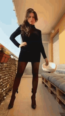 Lbd Short And Tight GIF - Lbd Short And Tight Sexy Mom GIFs