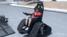 Gamer Chair Robot GIF - Gamer Chair Robot Tank GIFs