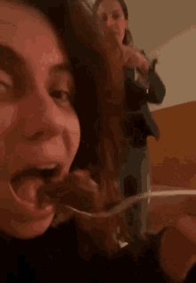 Central Gio Anto Eat GIF - Central Gio Anto Eat Hungry GIFs