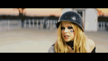 Avril Lavigne Rock And Roll GIF - Avril Lavigne Avril Rock And Roll GIFs