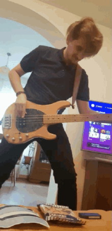Ovidiu Fugaru Bass GIF - Ovidiu Fugaru Bass Music GIFs