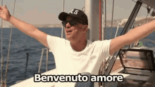 Gigi D'Alessio Benvenuto Amore Saluto Al Sole Barca Mare GIF - Gigi Dalessio Welcome My Love GIFs
